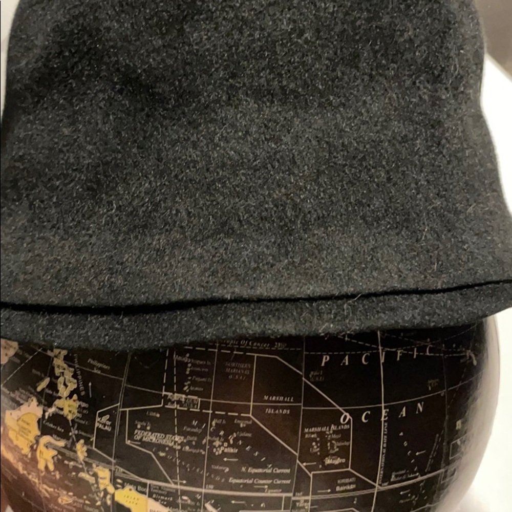 Iconic Vintage Chanel Black Felt Cloche Hat - Picture 17 of 17